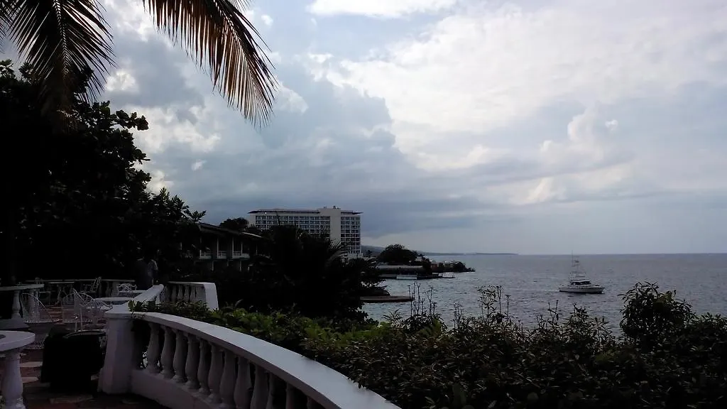 אוצ'ו ריוס Silver Seas Hotel 2*, אוצ'ו ריוס